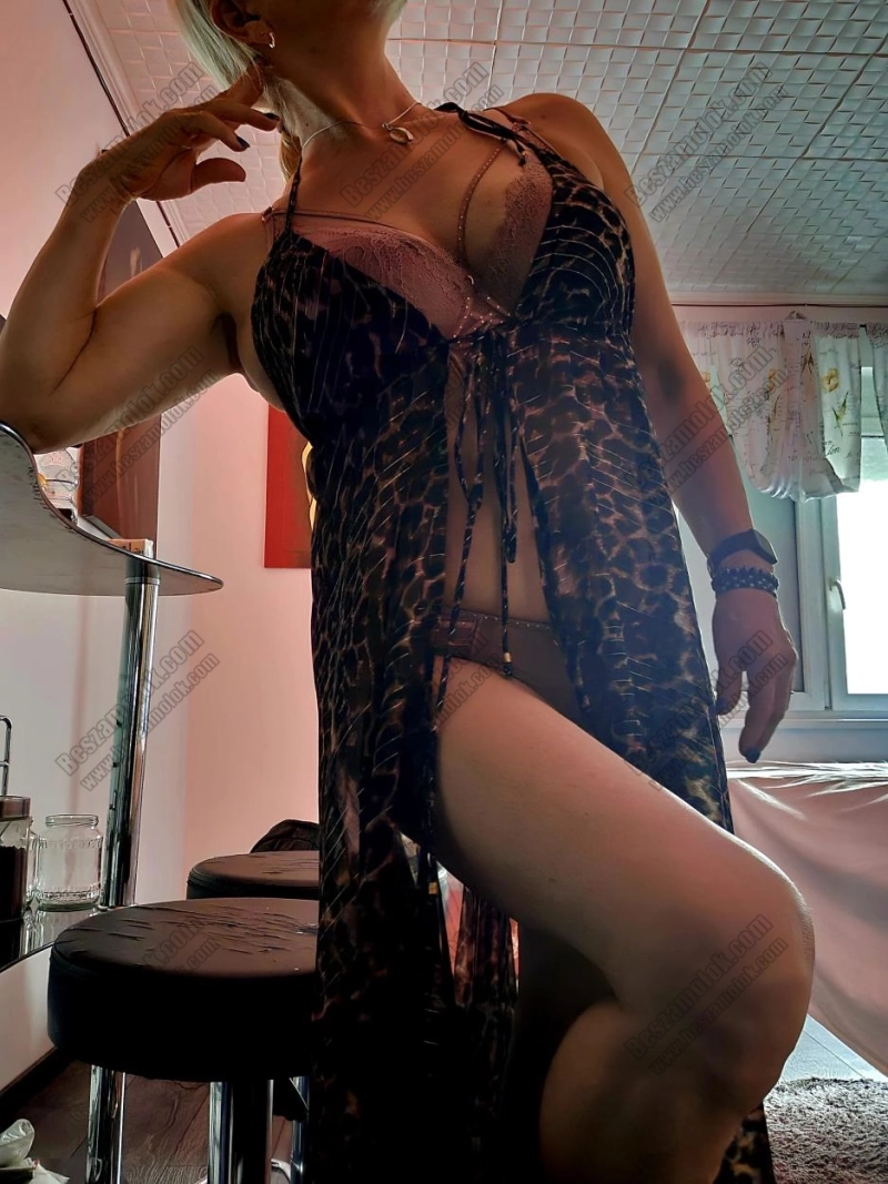 31 kép reginalove. szexpartner 306808849,   