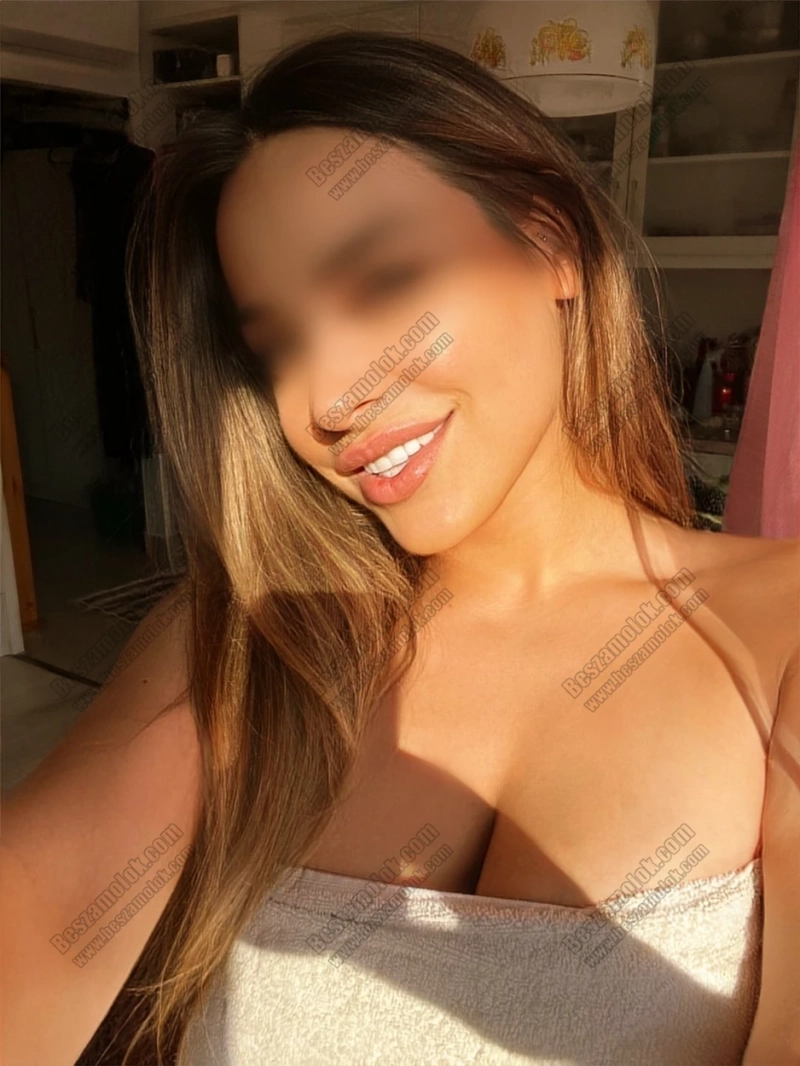 35 kép Vivien. szexpartner 706561232,   